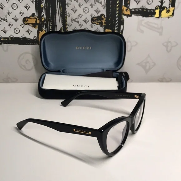 Luxury New Authentic Gucci GG1172S 001 Cat-Eye Sunglasses display picture 3